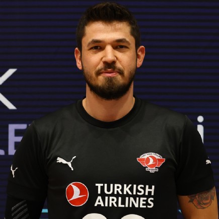 Ömer Faruk<br />Özçelik